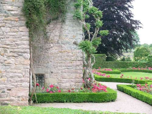 Die Gärten des Schlosses von Bienassis