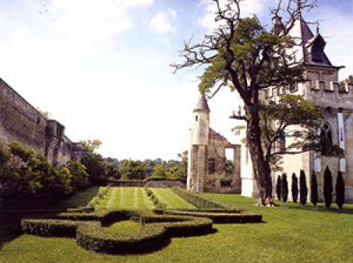 Die Gärten des Burgturms von Vez