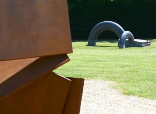 Sculpture Park of the Rose Country House