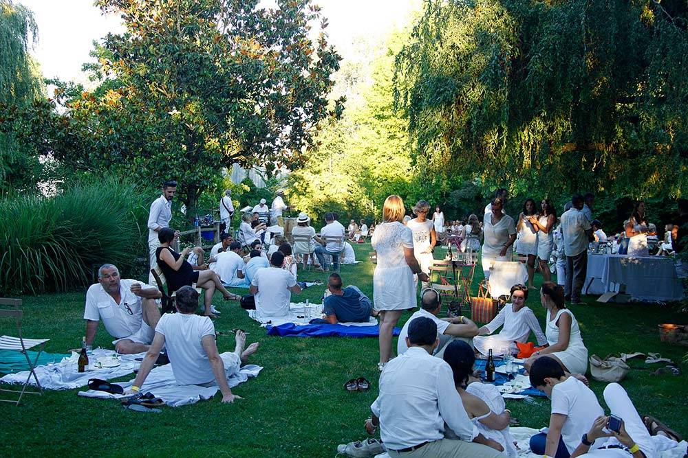 Jazz Evenings - white party, Jardin des Martels, Giroussens (81) - France