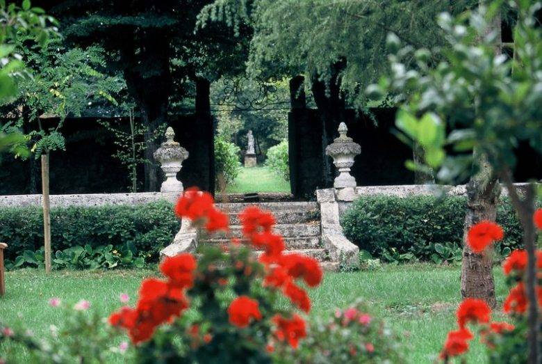 Faire de son amour un jour au lieu d'un songe., Jardin du Château de Mongenan, Portets (33)
