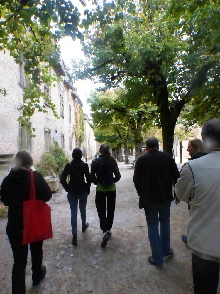 Promenade au jardin par Xaviera Bogaczyk, guide conférencière – D’une histoire à l’autre et Adeline Sauliot, herbaliste-cueilleuse - Saint-Antoine-l'Abbaye