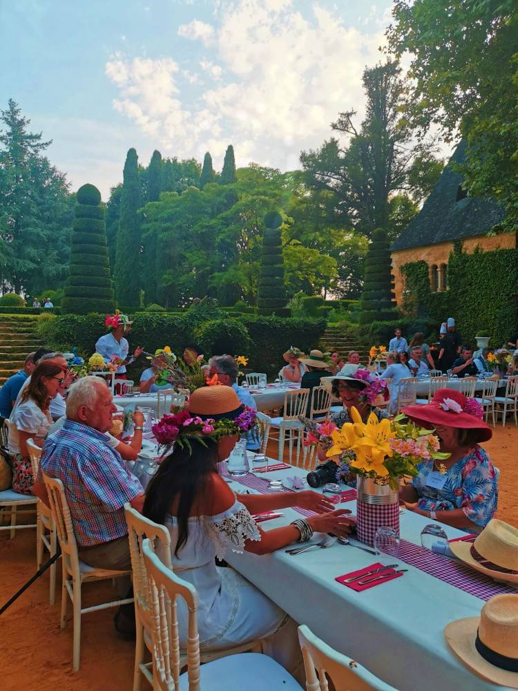 Garden Party dans la cour du Manoir d’Eyrignac - Salignac-Eyvigues