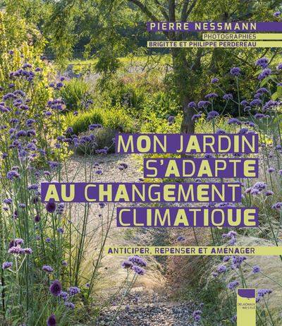 L'automne arrive : Fred ramasse les feuilles, couvre sa piscine et son  mobilier de jardin - Tarabaza