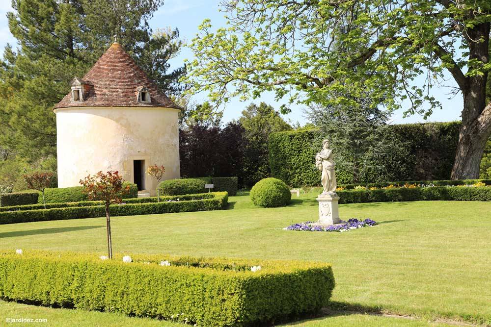 Château de Beaulon的公园和花园 photo 1