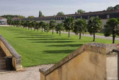 The Garden des Retours - The Royal Ropery