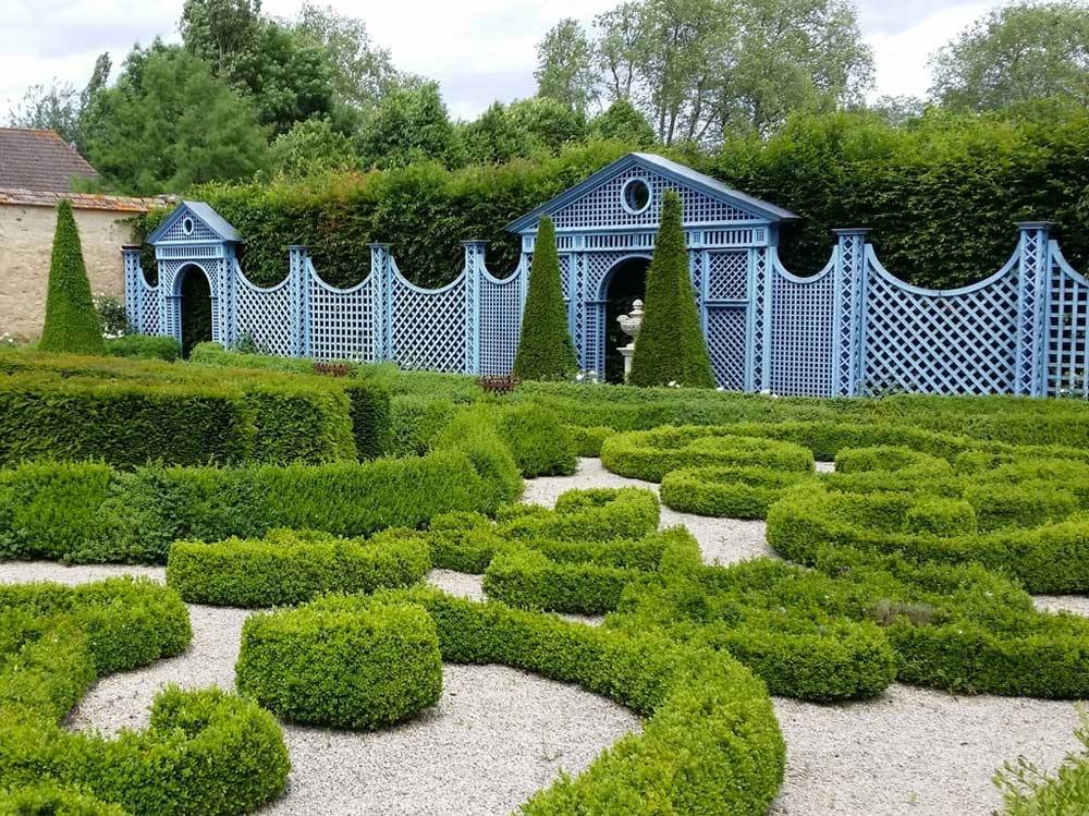 Park and Gardens of the Château d'Ainay Le Vieil photo 4