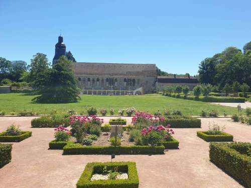 Jardins Thématiques de l'Abbaye de Thiron Gardais