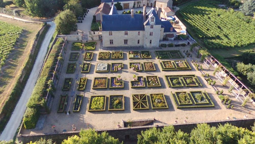 Rendez vous dans les jardins du Château de Villeneuve, Jardins du Château de Villeneuve, Martigné Briand (49)