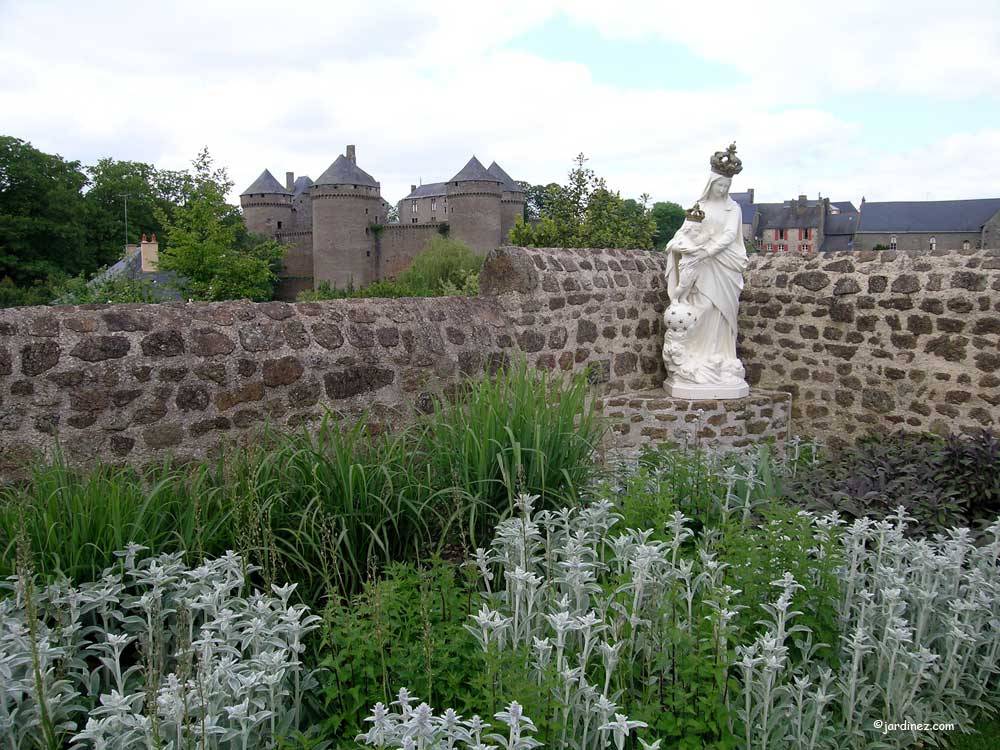 Jardin Médiéval et Roseraie de Lassay photo 0