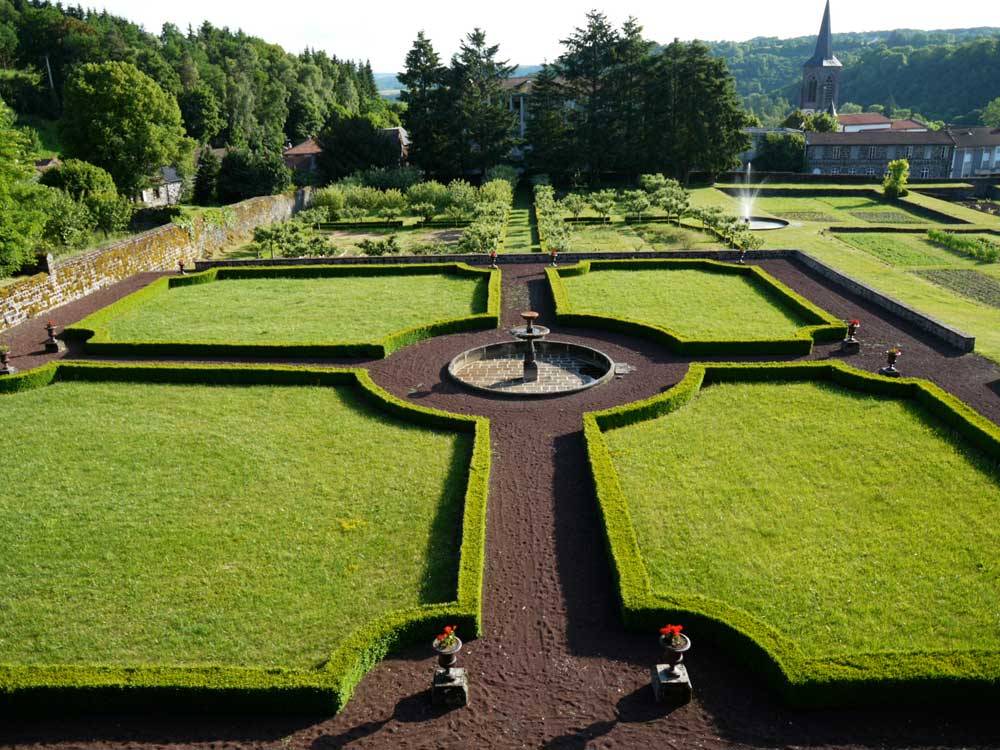 Jardines de Castillo Dauphin