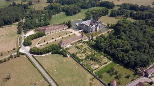 Der Park und der Küchengarten des Schlosses von Sully