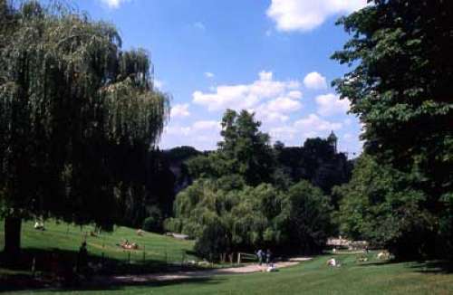 Parco delle Buttes-Chaumont a Parigi