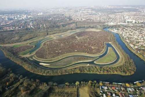 Der Park des Departements von Haute-Ile