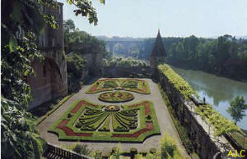 Garden Of The Palais De La Berbie